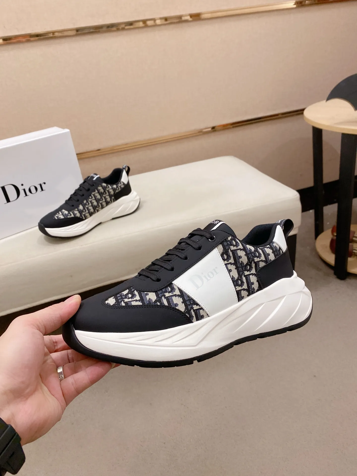Factory price: 442💰[Dior·Dior] New casual sports style men's shoes, new spring and summer design, perfect workmanship, lace-up lazy style to create wardrobe quality, upper: imported first-layer cowhide, sheepskin lining is soft and comfortable, ultra-light TPU wear-resistant outsole, simple, versatile fashion men's shoes, excellent color code number 38--44. Can be customized for 45 non-refundable!
